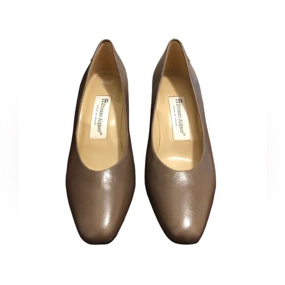 Etienne Aigner leather upper heels. Size 7.5. - Picture 9 of 9